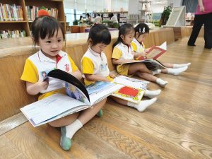 K2參觀「屏山天水圍公共圖書館」